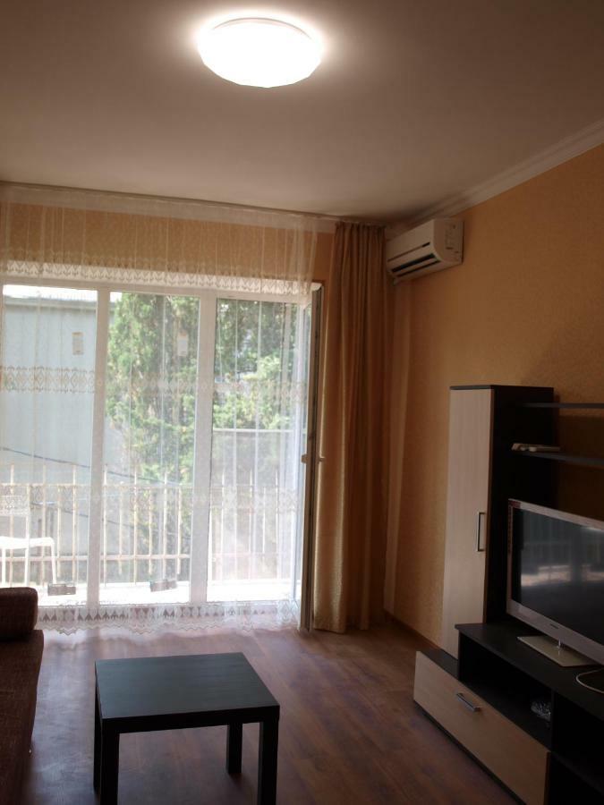 Sun Family Апартаменты Gagra Bagian luar foto